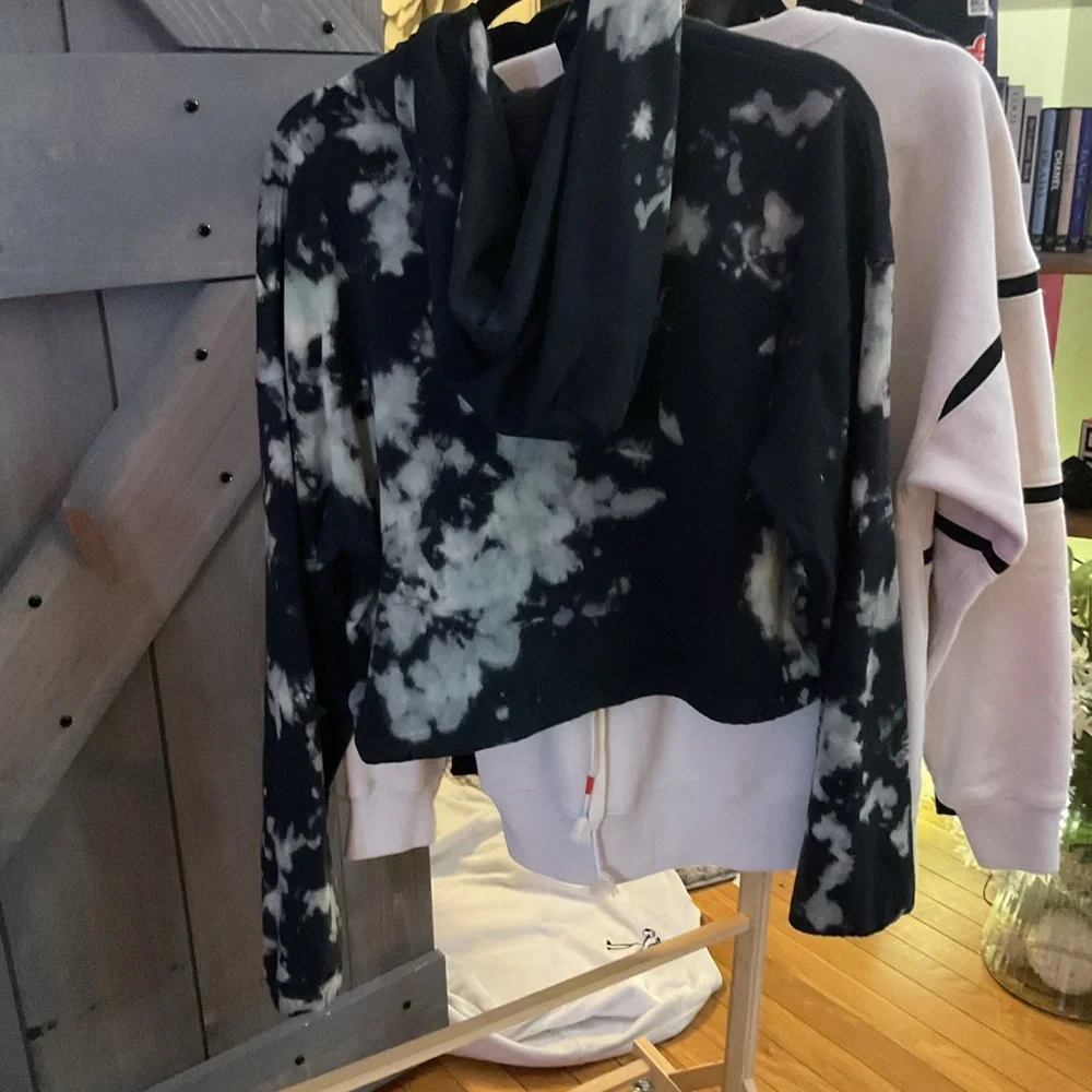 Wildfox Black and White Tie-Dye Hoodie - Picture 4 of 4